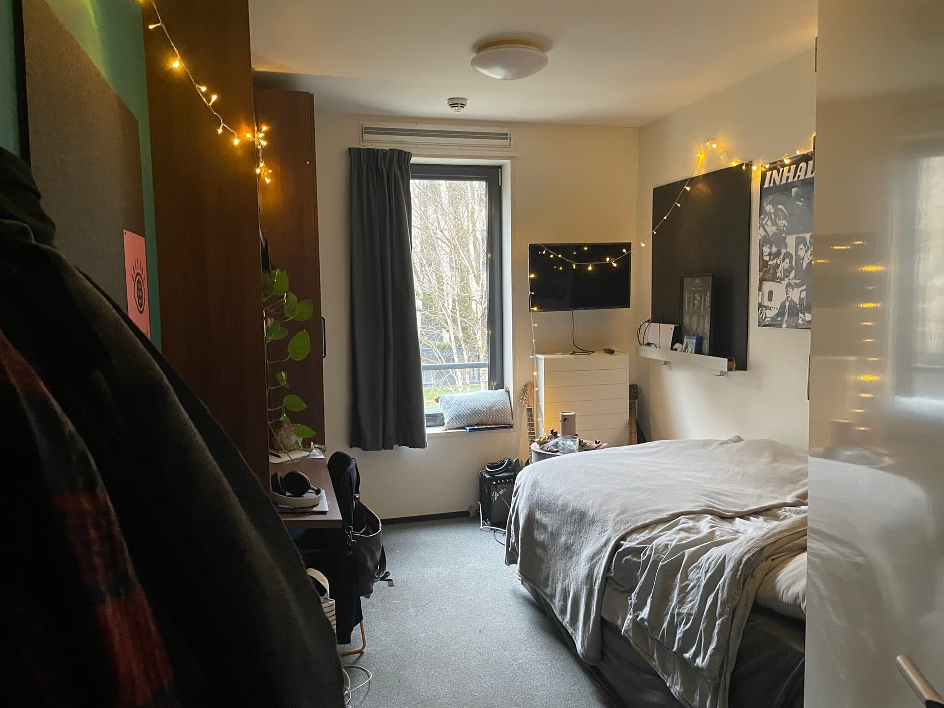 Shared bedroom in Bakhuijzenstraat, Amsterdam